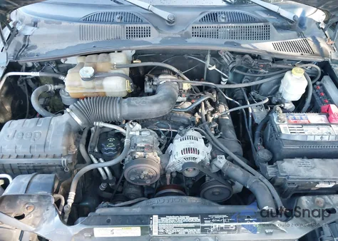 2005 Jeep Liberty Sport from USA, damaged, VIN 1J4GL48K65W602726